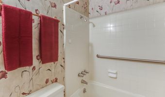1739 Thomas Jefferson Dr, Biloxi, MS 39531