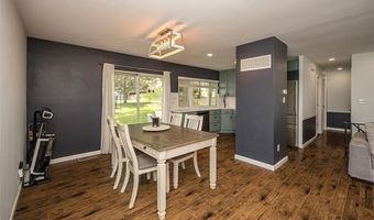 508 Arborwood Dr, Ballwin, MO 63021