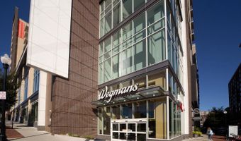 5813 FIFER Dr, Alexandria, VA 22303