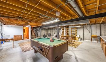 408 Hillview Dr, Aurora, IN 47001