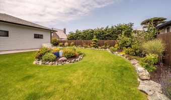 1342 11TH St, Bandon, OR 97411