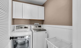 34 Marlin Ct, Bayville, NJ 08721