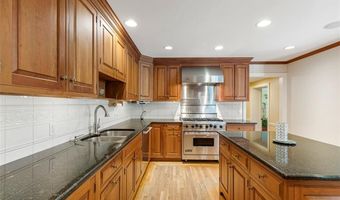 340 Newman Ave, East Providence, RI 02916