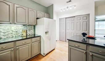 805 COXSWAIN Way #205, Annapolis, MD 21401