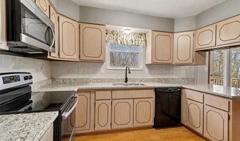 887 Woodridge Dr, Arnold, MO 63010