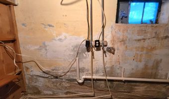 303 N Bluff Ave, Anthony, KS 67003