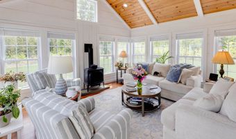 104 Champagne Cir, Campton, NH 03223
