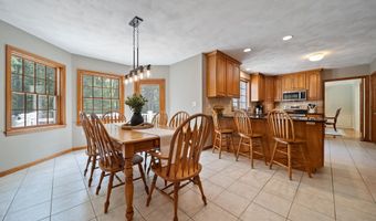 6 Carriage Chase Ln, Atkinson, NH 03811