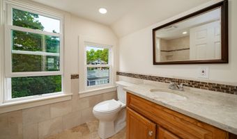 198 Shore Dr 2, Branford, CT 06405