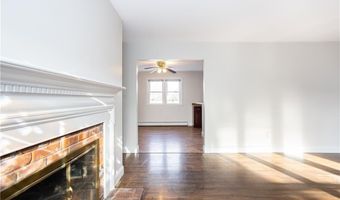 11 Granada Ter, Middletown, RI 02842