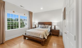 10 Lovegreen Ln, East Greenwich, RI 02818