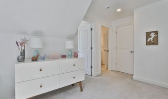 108 Oak Trl, Bolton, MA 01740