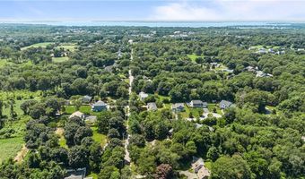 93 Kickemuit Ave, Bristol, RI 02809