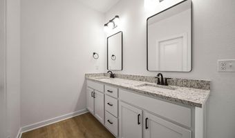 8 Epping Dr, Bella Vista, AR 72714