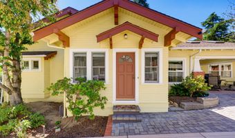 307 N Main St, Ashland, OR 97520