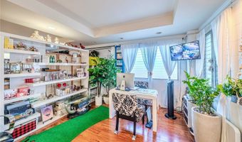 2203 Young St 1, Honolulu, HI 96826