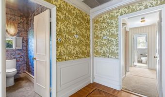 28 S Hill Dr, Cranston, RI 02920