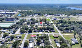 221 DOROTHY St, Auburndale, FL 33823