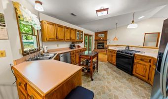519 Country Club Dr W, Arapahoe, NC 28510