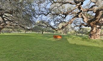 1523 Meadow Gln, Adkins, TX 78101