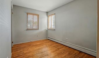 14 Campbell St, Amityville, NY 11701