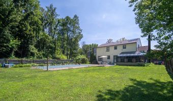 51 Aspen Cir, Albany, NY 12208