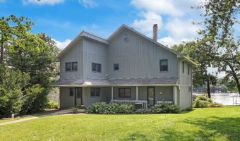 42385 N Woodbine Ave, Antioch, IL 60002