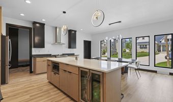 2257 E SHORE Dr, Green Bay, WI 54302
