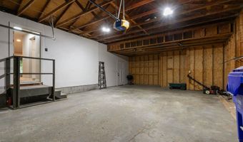 929 E NORTHWOOD Dr, Appleton, WI 54911