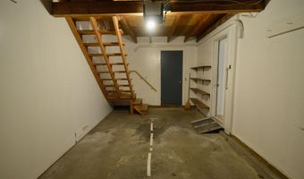 37 Cortland Cir, Bangor, ME 04401