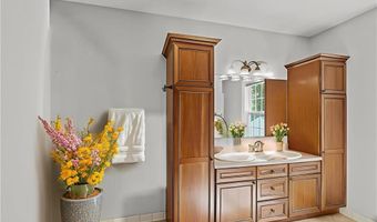 151 Old Jenckes Hill Rd, Lincoln, RI 02865