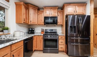 10390 Gamann Dr, Cascade, ID 83611