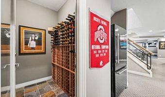 520 Bristol Dr, Aurora, OH 44202