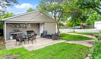 15 E Fairview St, Arlington Heights, IL 60005