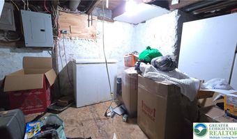 909 N 6th St, Allentown, PA 18102