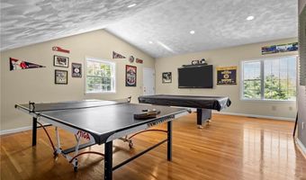386 Tourtellot Hill Rd, Glocester, RI 02814