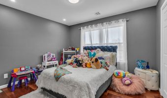 315 Parisen Ave, Bayville, NJ 08721