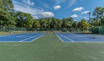718 Peninsula Ct, Ann Arbor, MI 48105