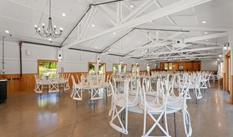 21338 OAK Ln, Aurora, OR 97002