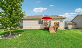 810 NE Meadow Landing Dr, Ankeny, IA 50021