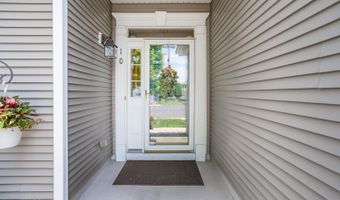 10 Harbor Pl, Barnegat, NJ 08005