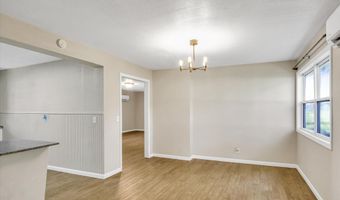 702 E Highland St, Aurora, MO 65605