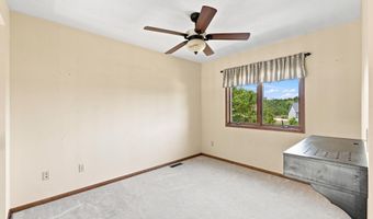 220 Yukon Pass, Auburn, IN 46706