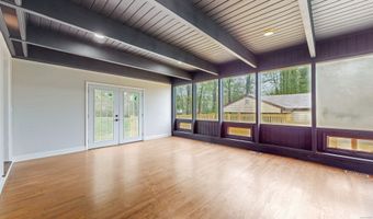 49 Gilbert Ave, Bloomfield, CT 06002