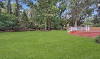 24 Chesterfield Lake Dr, Beaufort, SC 29906