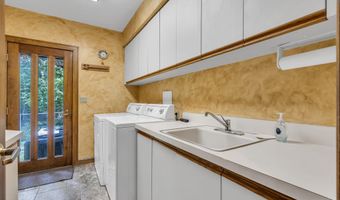 99 Holly Ln, Bayville, NJ 08721