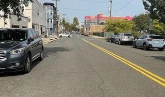 14 MEADOW St, Bayonne, NJ 07002