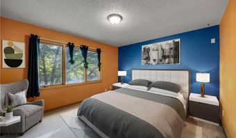 101 Hidden Meadow Ct, Apple Valley, MN 55124