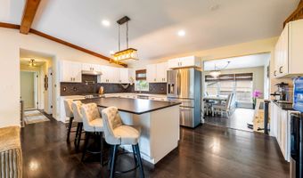 17 W667 Lorraine Ave, Addison, IL 60101