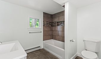 38 Newbury St, Auburn, ME 04210